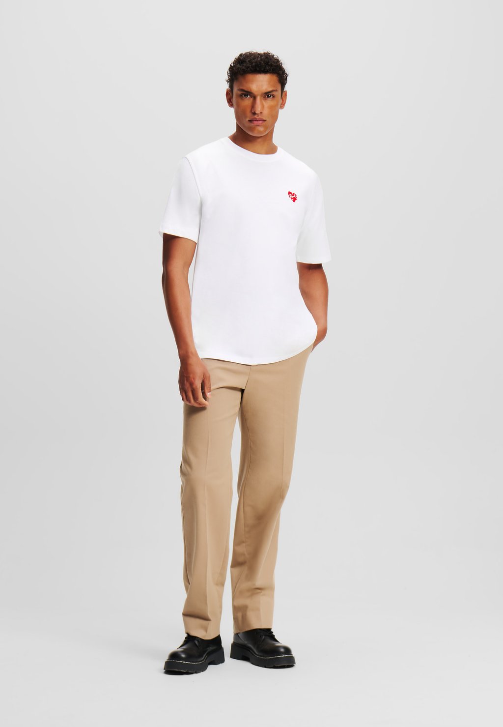 Футболка с принтом K/HEART KARL LAGERFELD, белый
Футболка с принтом K/HEART KARL LAGERFELD, белый