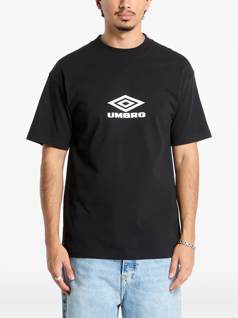 Футболка с логотипом Umbro, черный
Футболка с логотипом Umbro, черный