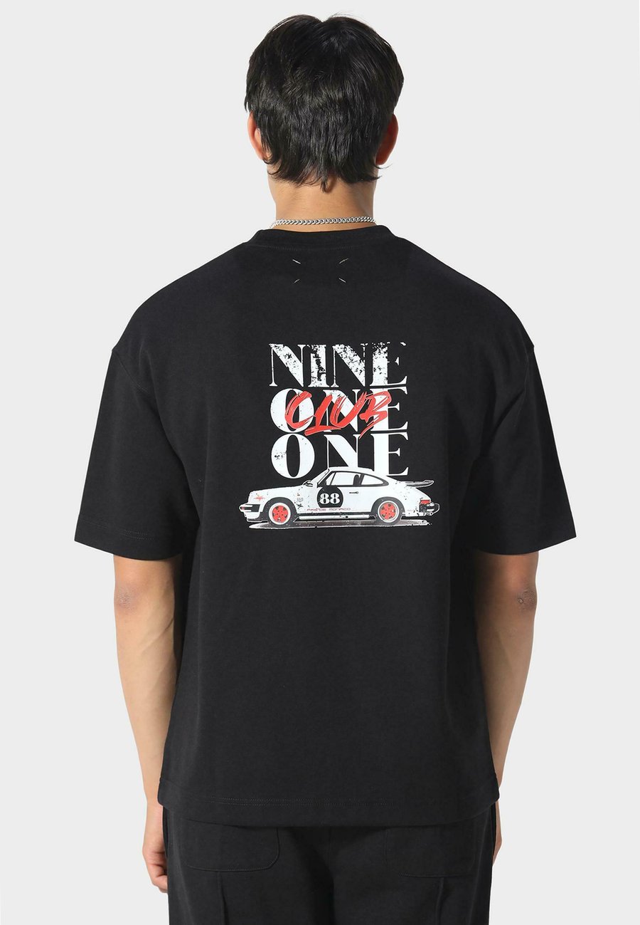 Футболка Pas de Monaco NINE ONE ONE, Black, Черный, Футболка Pas de Monaco NINE ONE ONE, Black
Футболка Pas de Monaco NINE ONE ONE, Black, Черный, Футболка Pas de Monaco NINE ONE ONE, Black