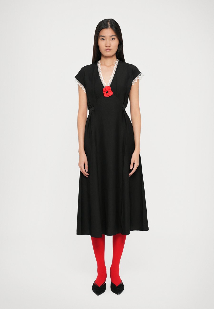 Платье Sleeper POPPI MIDI DRESS, Black
Платье Sleeper POPPI MIDI DRESS, Black
