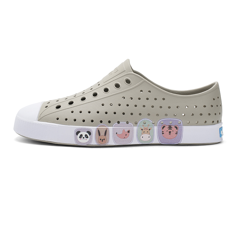 CRAZY ATIV Унисекс сандалии-клоги для родителей и детей Tofu Cubes с синим логотипом, тофу-серый, цвет Blue Logo, Tofu Gray
CRAZY ATIV Унисекс сандалии-клоги для родителей и детей Tofu Cubes с синим логотипом, тофу-серый, цвет Blue Logo, Tofu Gray