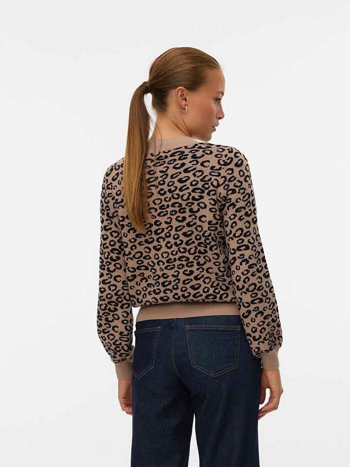 Бежевый свитер Vero Moda
Бежевый свитер Vero Moda