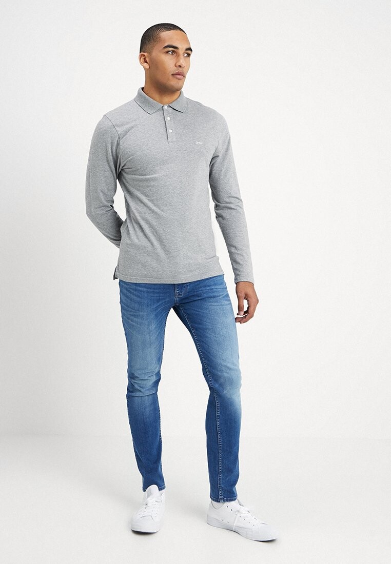 Джинсы слим Jet Blend, деним среднего синего цвета
Джинсы слим Jet Blend, деним среднего синего цвета