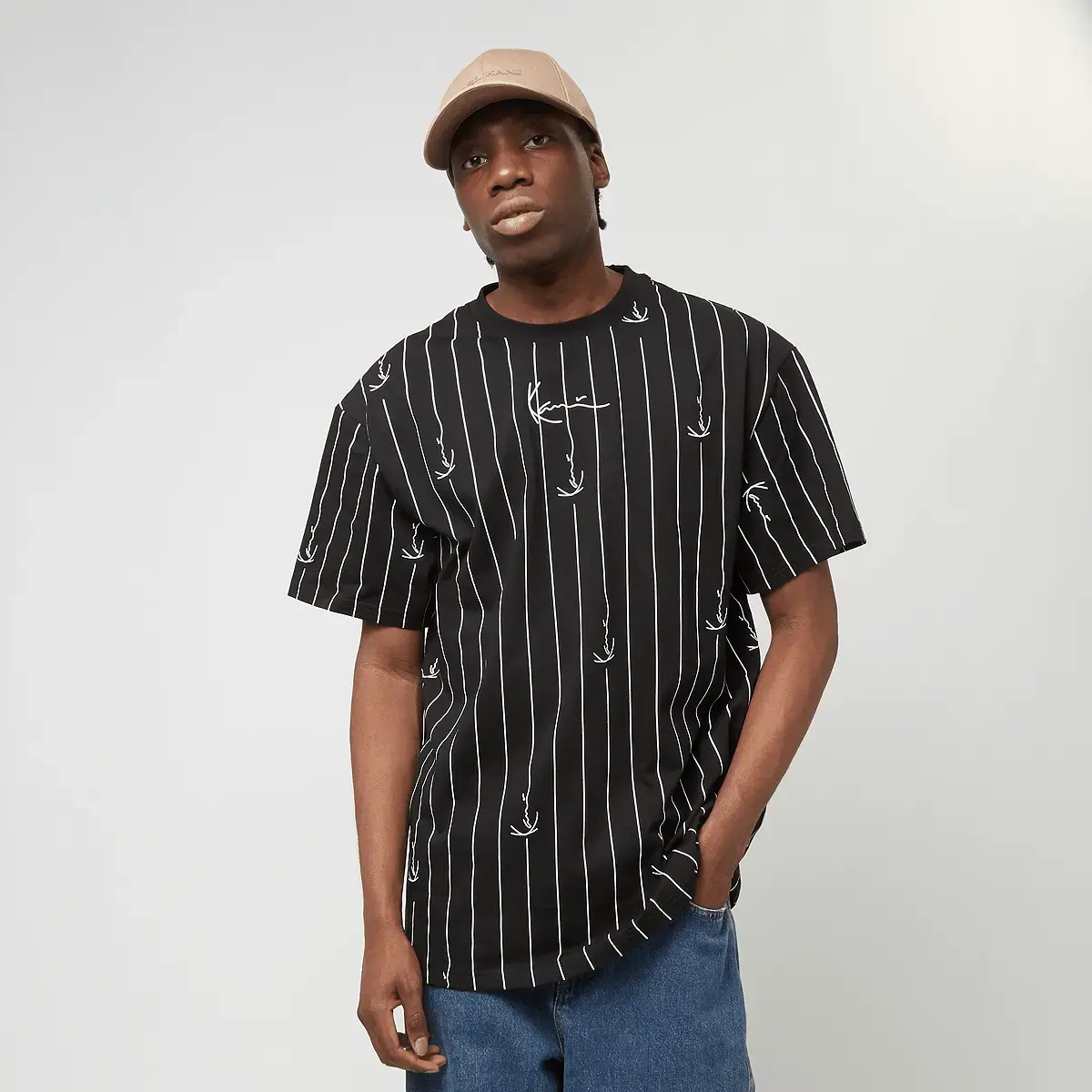 Футболка Karl Kani Small Signature Logo Pinstripe Tee, черный
Футболка Karl Kani Small Signature Logo Pinstripe Tee, черный