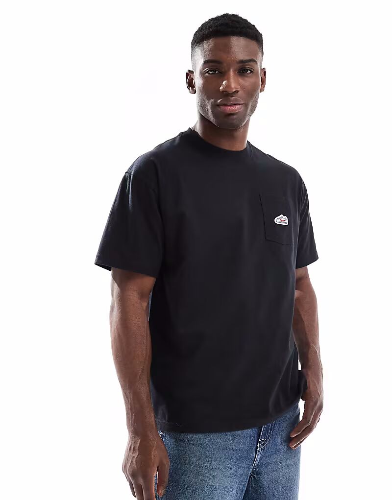 Футболка с графическим принтом Nike M90 черного цвета
Футболка с графическим принтом Nike M90 черного цвета