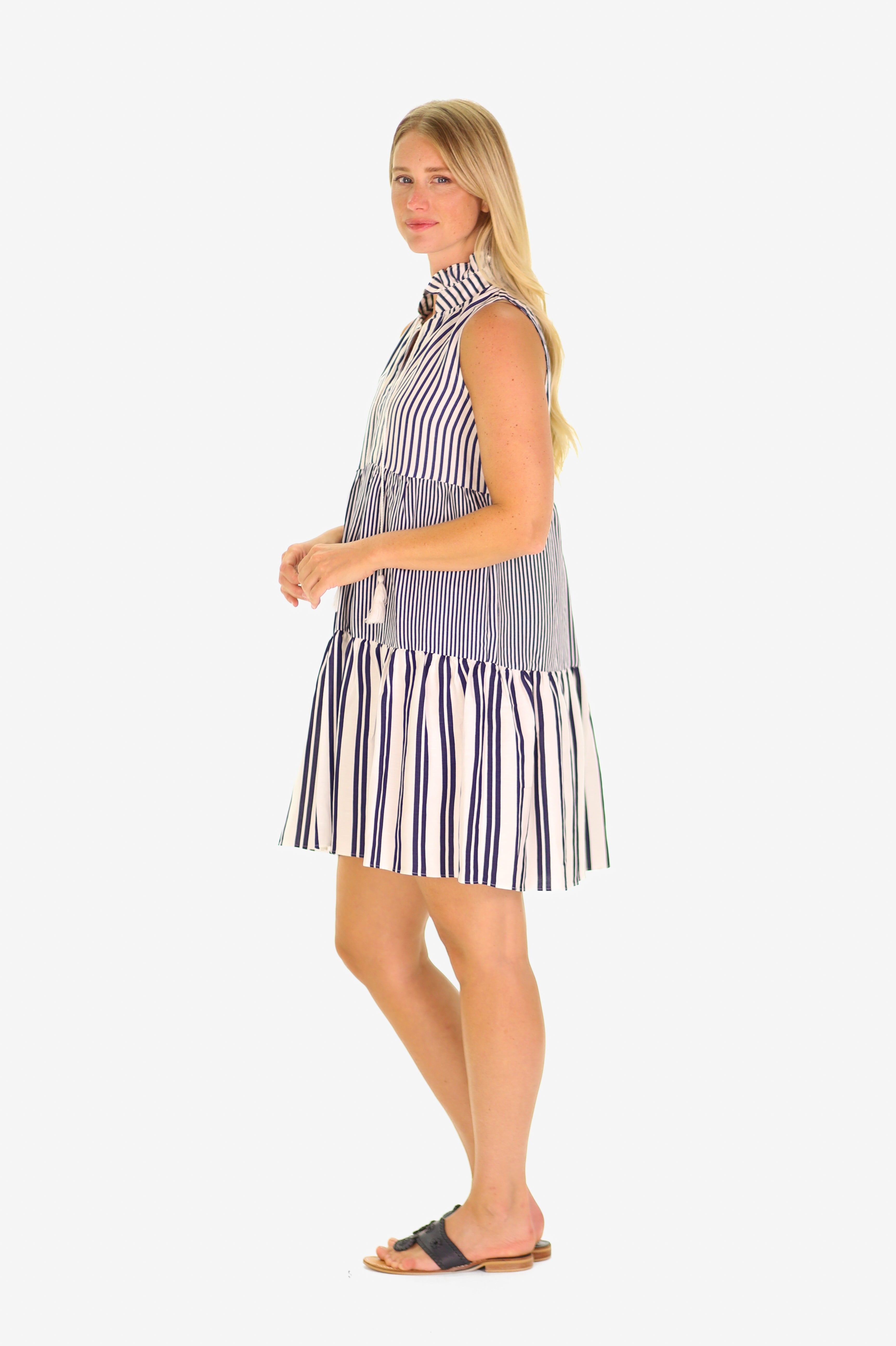 Платье Lucile в летнем темно-синем полосатом миксе Duffield Lane
Платье Lucile в летнем темно-синем полосатом миксе Duffield Lane