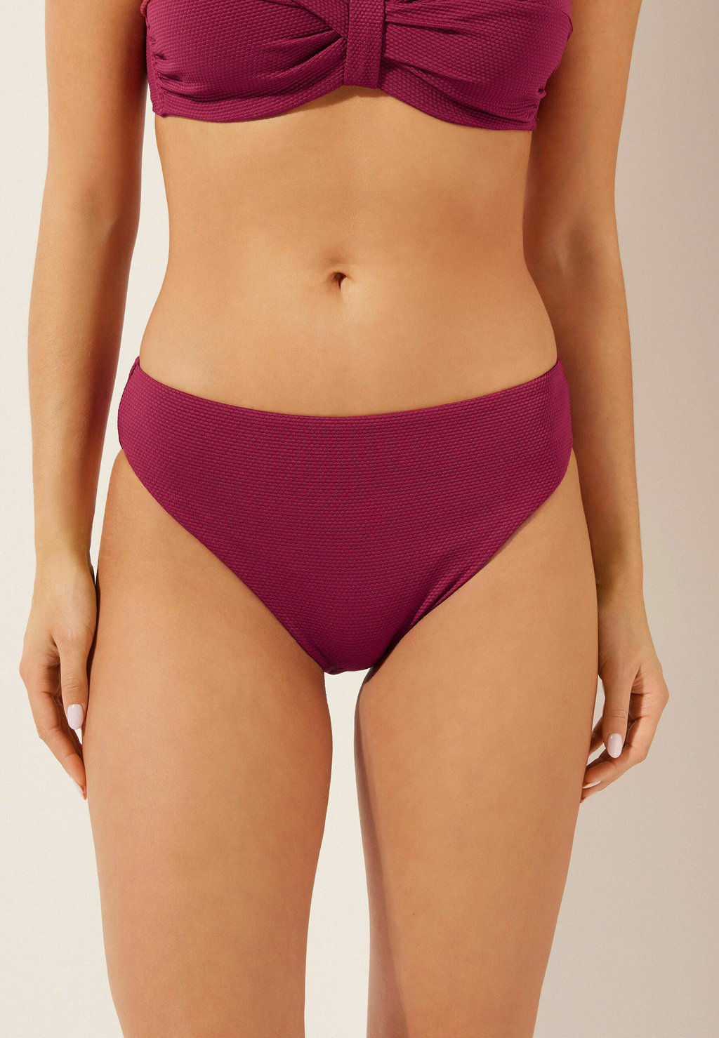 Плавки бикини CLASSY Calzedonia, красный
Плавки бикини CLASSY Calzedonia, красный