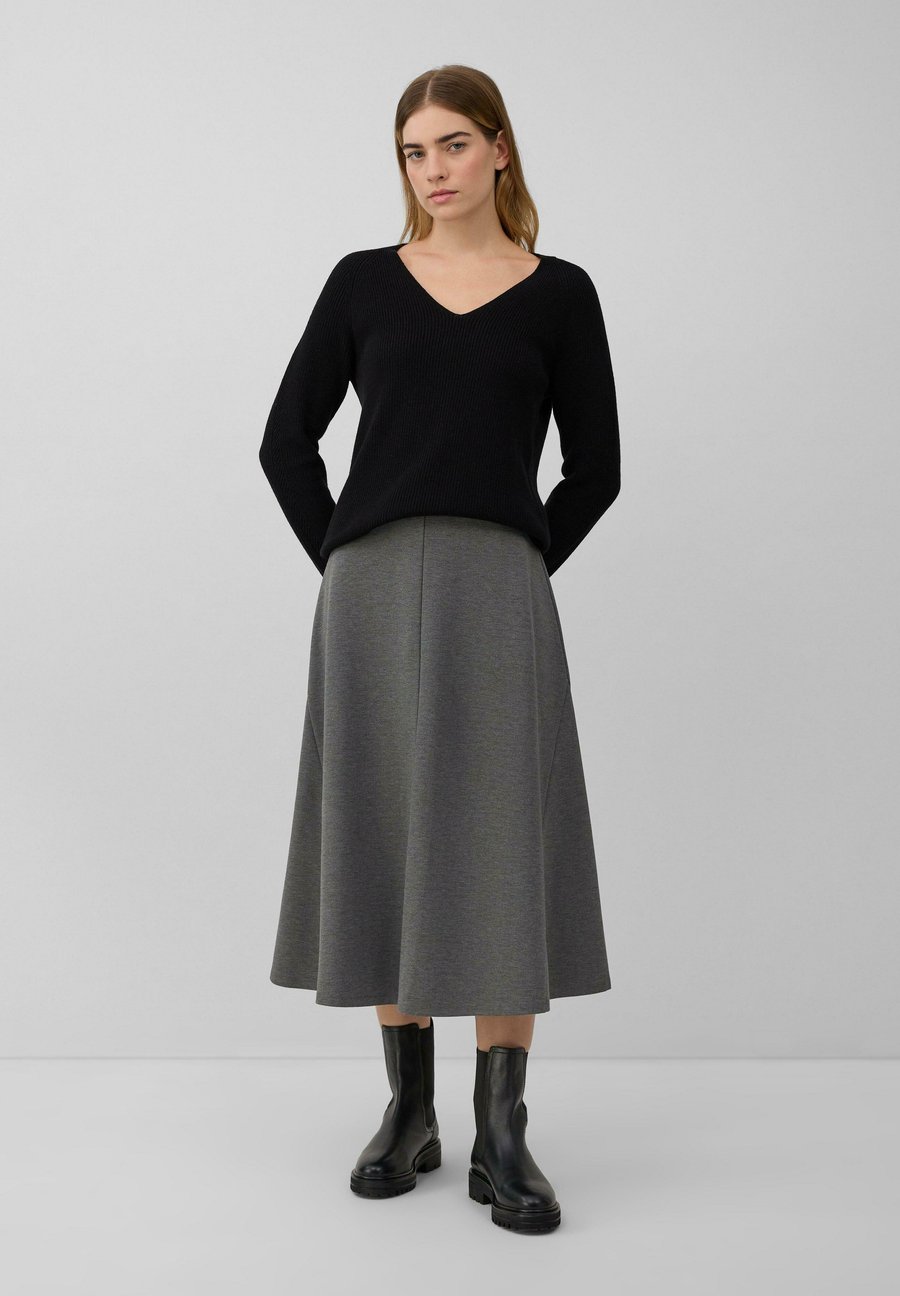 Юбка s.Oliver AUSGESTELLTER MIDI, Graphit/Dark Grey
Юбка s.Oliver AUSGESTELLTER MIDI, Graphit/Dark Grey