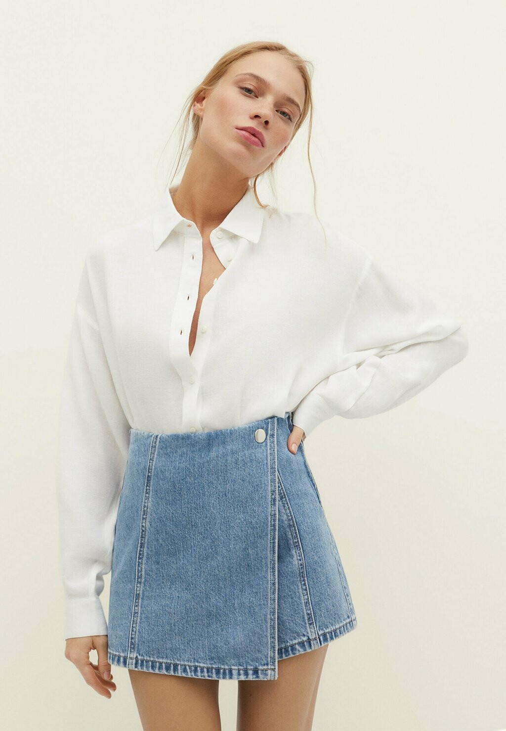 Юбка с запахом Stradivarius, синий (размер EU 32)
Юбка с запахом Stradivarius, синий (размер EU 32)