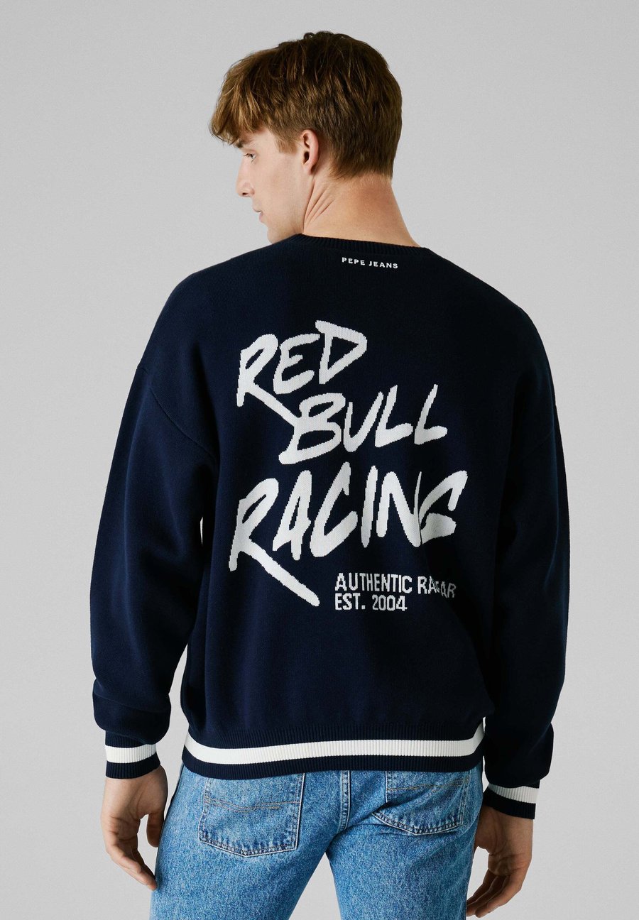 Толстовка Red Bull Racing x Pepe Jeans SCRIPT INTARSIA CREW, Eton Blue/Blue
Толстовка Red Bull Racing x Pepe Jeans SCRIPT INTARSIA CREW, Eton Blue/Blue
