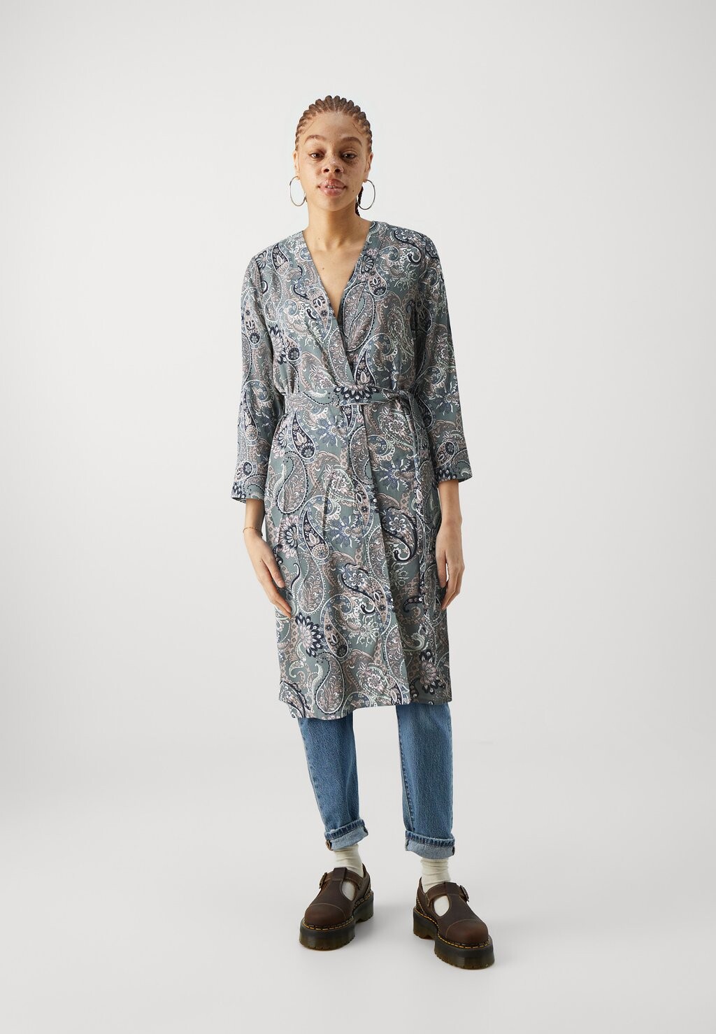 Легкая куртка VMEASY BELOW KNEE KIMONO Vero Moda, зеленый
Легкая куртка VMEASY BELOW KNEE KIMONO Vero Moda, зеленый