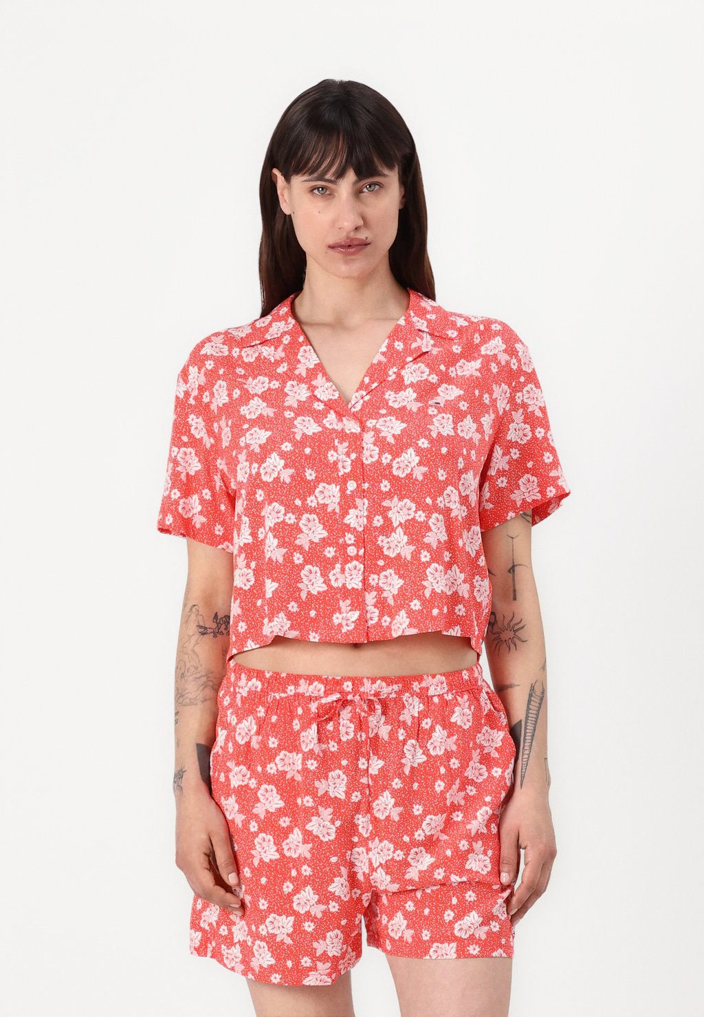 Блузка на пуговицах Tommy Jeans, белый
Блузка на пуговицах Tommy Jeans, белый