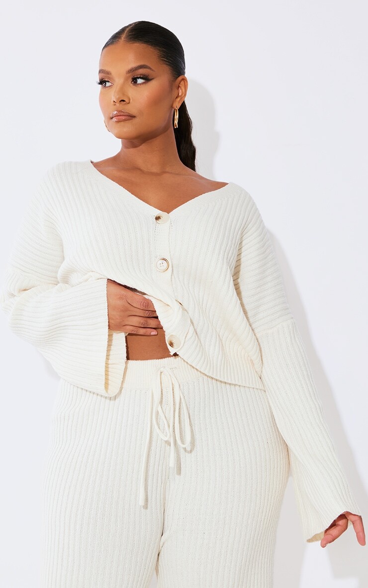 PrettyLittleThing Кремовый вязаный кардиган на пуговицах в рубчик Plus, Бежевый, PrettyLittleThing Кремовый вязаный кардиган на пуговицах в рубчик Plus
PrettyLittleThing Кремовый вязаный кардиган на пуговицах в рубчик Plus, Бежевый, PrettyLittleThing Кремовый вязаный кардиган на пуговицах в рубчик Plus