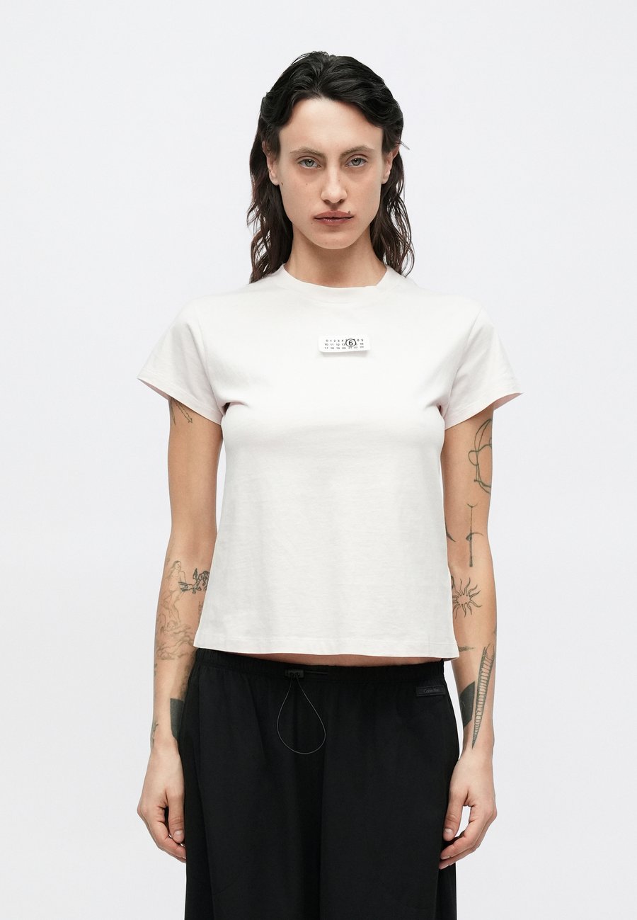 Футболка MM6 Maison Margiela Basic T-shirt, Pink/Light Pink, Розовый, Футболка MM6 Maison Margiela Basic T-shirt, Pink/Light Pink
Футболка MM6 Maison Margiela Basic T-shirt, Pink/Light Pink, Розовый, Футболка MM6 Maison Margiela Basic T-shirt, Pink/Light Pink