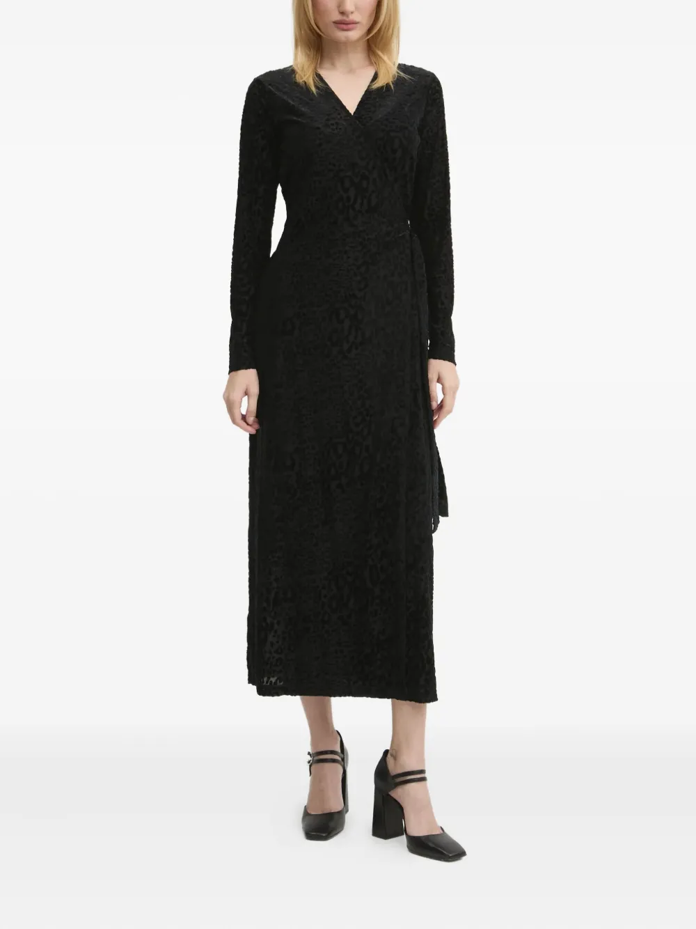 Платье с запахом и леопардовым принтом NEVER FULLY DRESSED, черный
Платье с запахом и леопардовым принтом NEVER FULLY DRESSED, черный