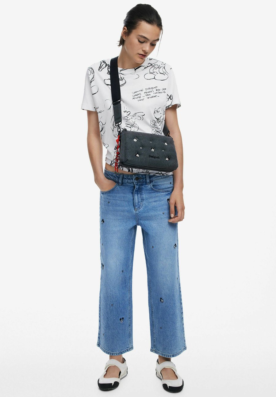 Сумка кросс-боди Desigual Cross body bag, Grey
Сумка кросс-боди Desigual Cross body bag, Grey