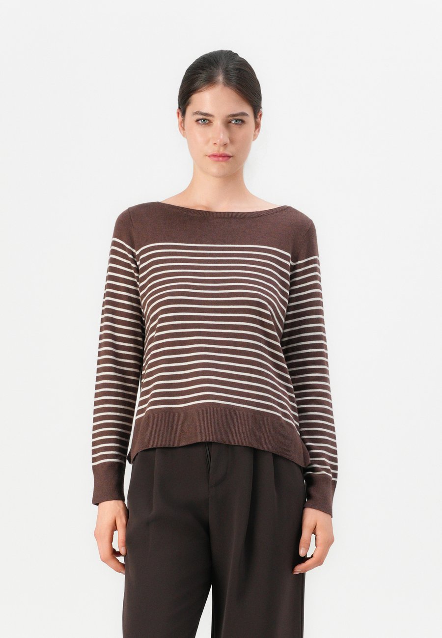 Джемпер GAP BELLA BOATNECK, Deep Brown/Brown
Джемпер GAP BELLA BOATNECK, Deep Brown/Brown