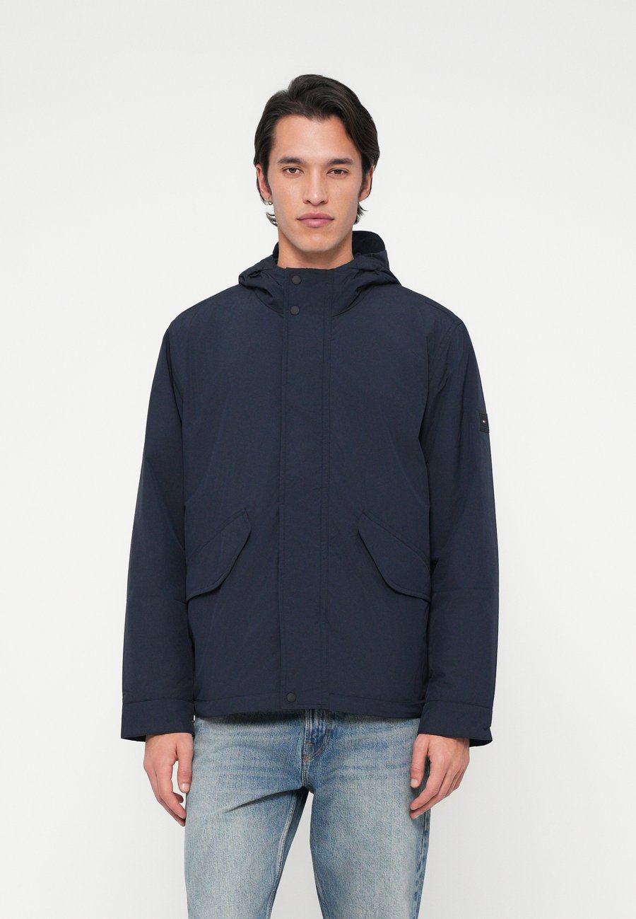 Куртка Tommy Hilfiger PACKABLE HOODED JACKET, Desert Sky/Dark Blue
Куртка Tommy Hilfiger PACKABLE HOODED JACKET, Desert Sky/Dark Blue