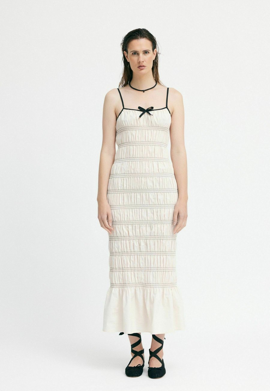 Платье Résumé Maxi dress, Light Peach/Apricot
Платье Résumé Maxi dress, Light Peach/Apricot