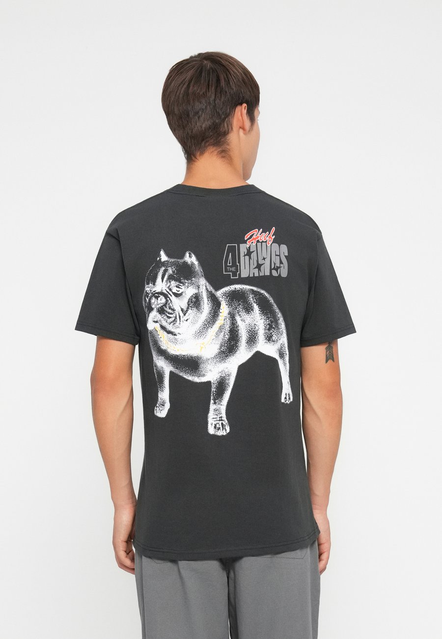 Футболка HUF 4 THE DAWGS TEE UNISEX, Vintage Black/Black, Черный, Футболка HUF 4 THE DAWGS TEE UNISEX, Vintage Black/Black
Футболка HUF 4 THE DAWGS TEE UNISEX, Vintage Black/Black, Черный, Футболка HUF 4 THE DAWGS TEE UNISEX, Vintage Black/Black