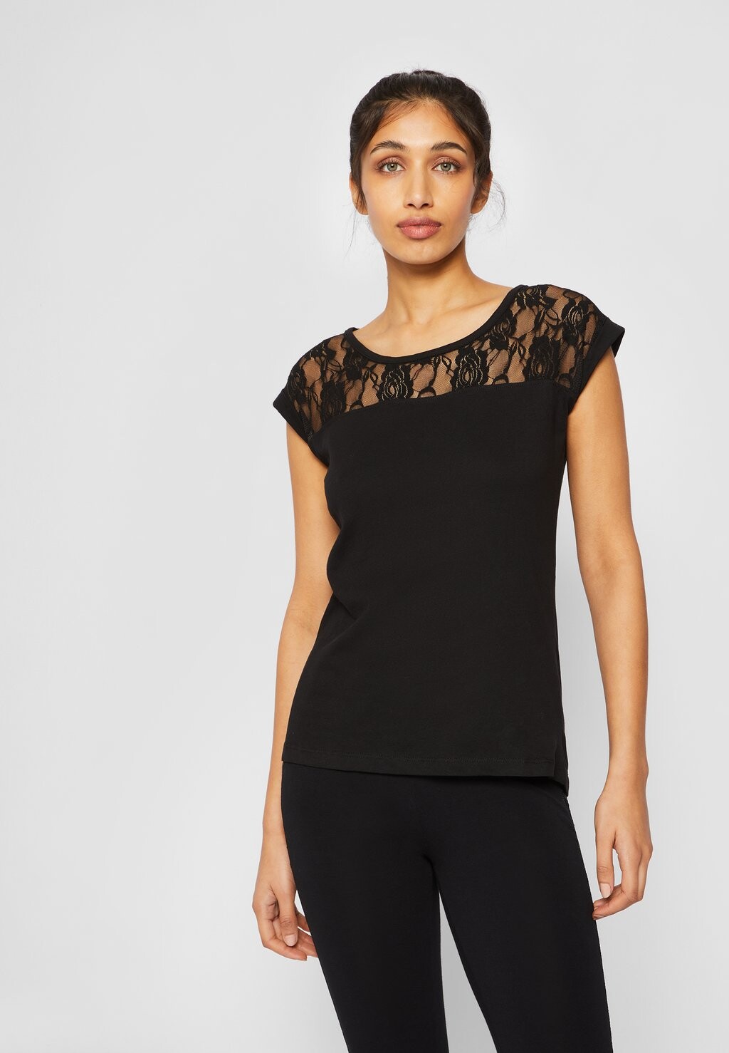 Футболка с принтом Urban Classics, черный
Футболка с принтом Urban Classics, черный