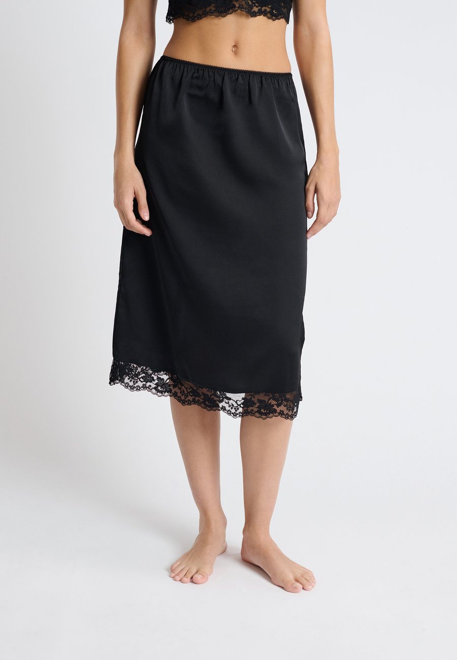 Пижамные брюки Etam REVELATION, Black
Пижамные брюки Etam REVELATION, Black