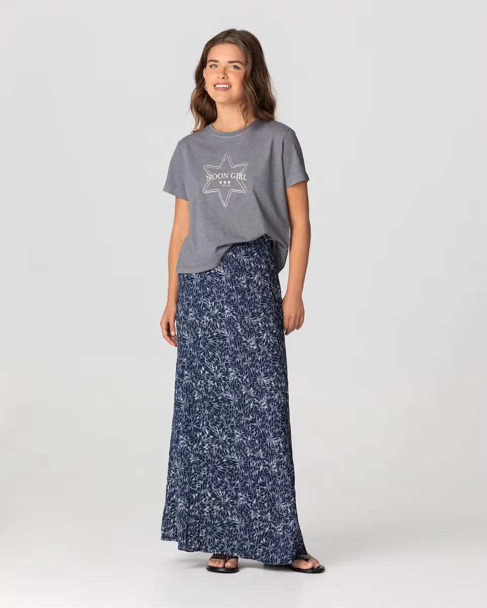 Длинная расклешенная юбка с цветочным принтом Noon, синий
Длинная расклешенная юбка с цветочным принтом Noon, синий