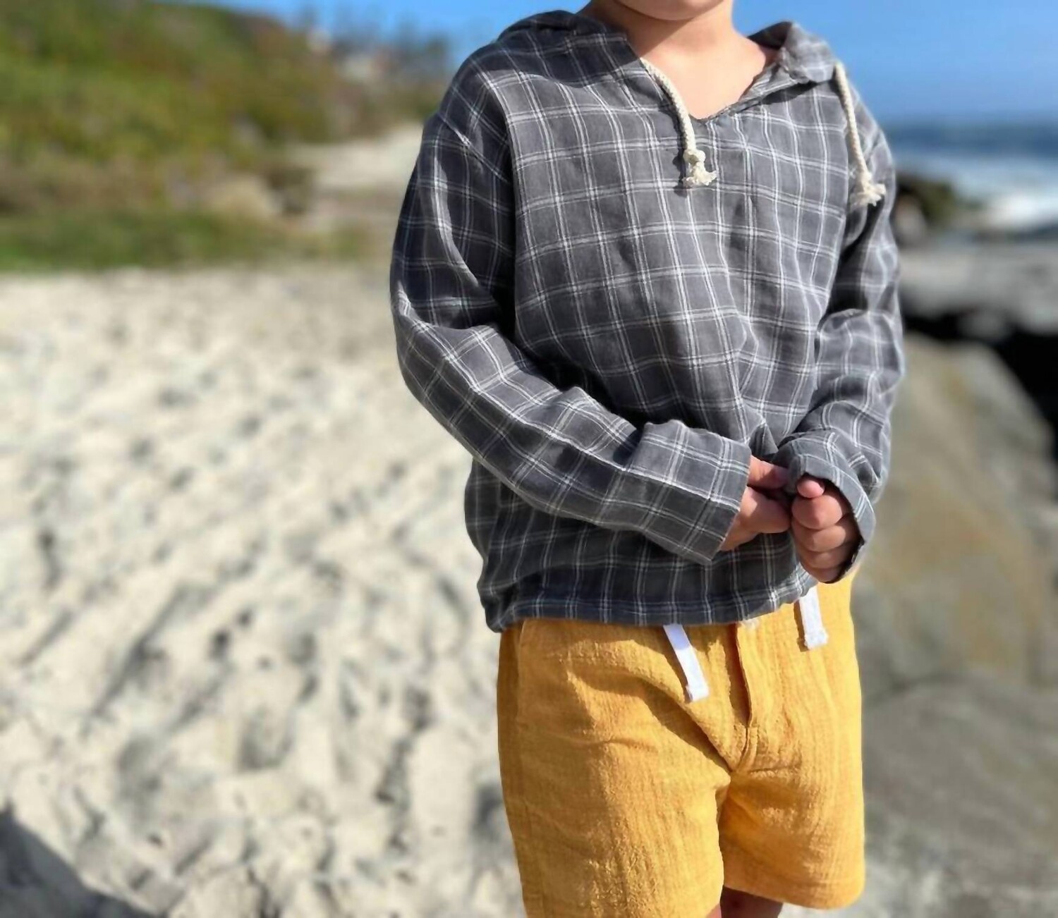 Серый топ в клетку для мальчиков St Ives с капюшоном ME & HENRY
Серый топ в клетку для мальчиков St Ives с капюшоном ME & HENRY