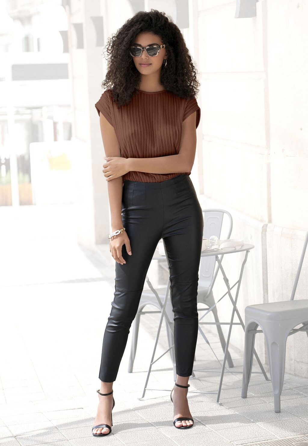 Футболка базовая LASCANA, цвет rostbraun
Футболка базовая LASCANA, цвет rostbraun