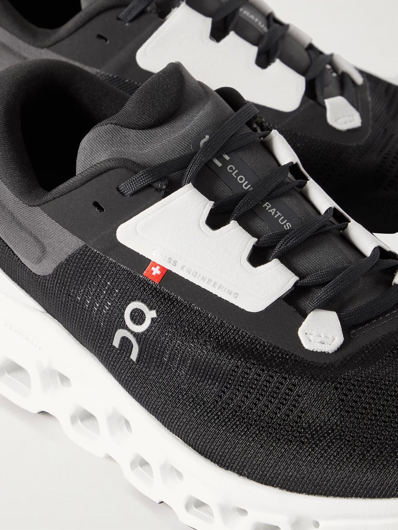 Кроссовки для бега Cloudstratus 3 с сетчатой резиновой отделкой ON, черный
Кроссовки для бега Cloudstratus 3 с сетчатой резиновой отделкой ON, черный