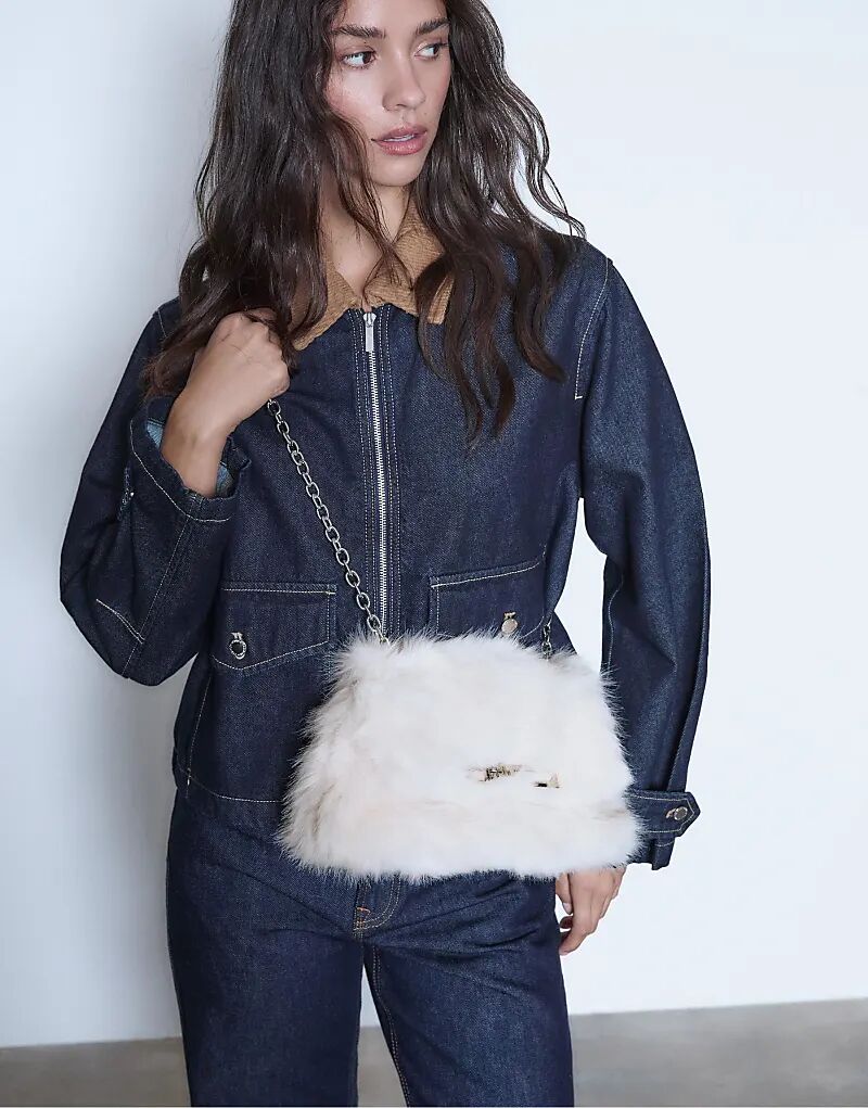 Прямоугольная мини-сумка Stradivarius из искусственного меха цвета экрю
Прямоугольная мини-сумка Stradivarius из искусственного меха цвета экрю