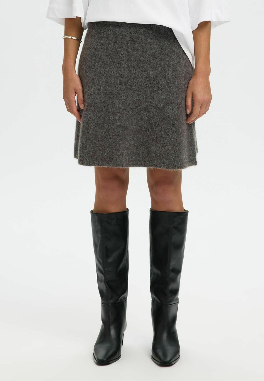 Юбка Selected Femme SLFLULU BRUSHED, Medium Grey Melange/Dark Grey
Юбка Selected Femme SLFLULU BRUSHED, Medium Grey Melange/Dark Grey