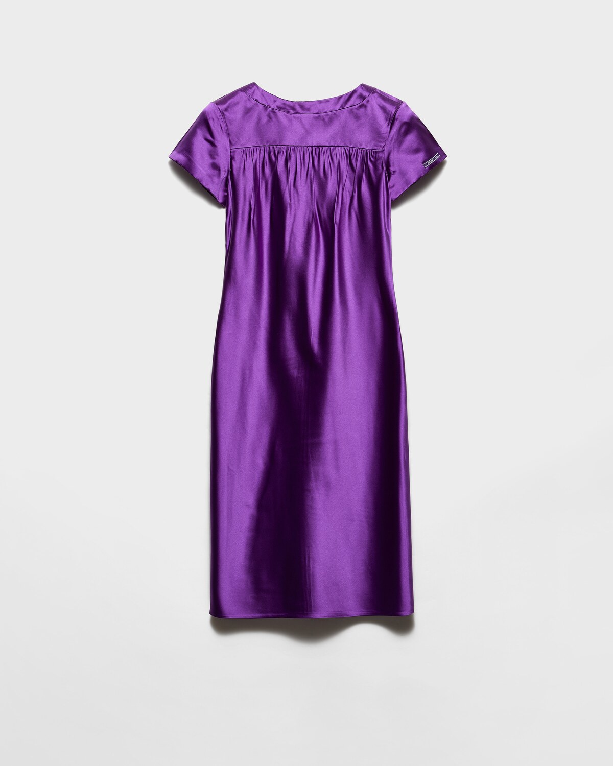 Платье из старого ду́шеса Prada, фиолетовый
Платье из старого ду́шеса Prada, фиолетовый