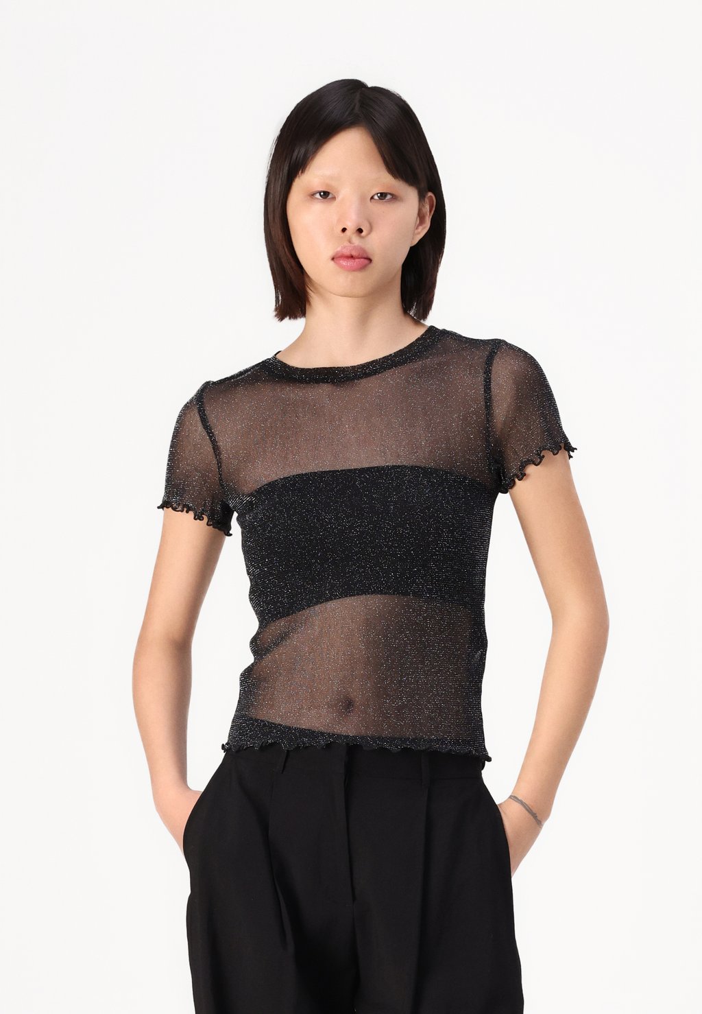 Футболка с принтом NMCHLOE Noisy May, черный
Футболка с принтом NMCHLOE Noisy May, черный