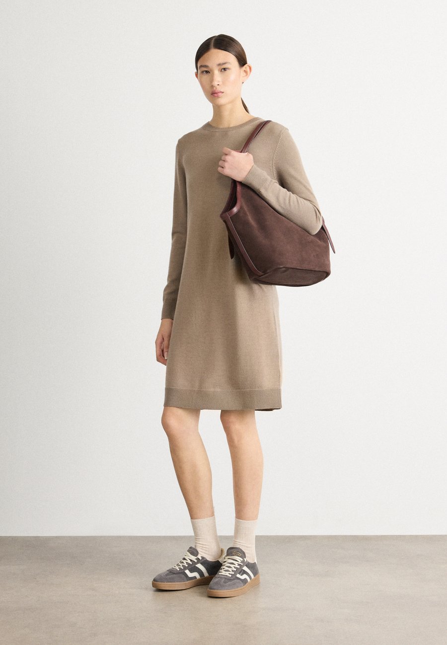 Платье GANT DRESS, Taupe Beige/Taupe
Платье GANT DRESS, Taupe Beige/Taupe