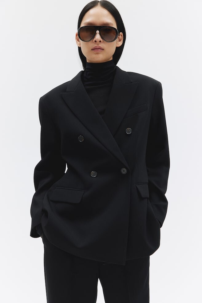 Двубортный пиджак в форме песочных часов H&M, черный
Двубортный пиджак в форме песочных часов H&M, черный