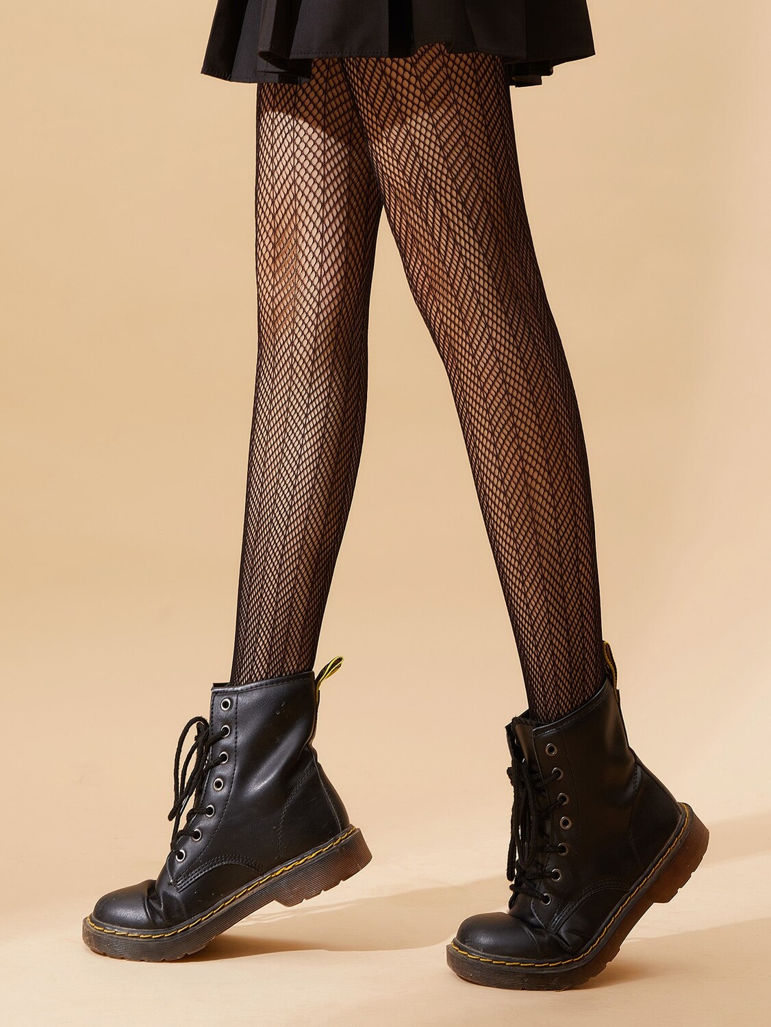 Простые чулки в сеточку, черный цвет 
Простые чулки в сеточку, черный цвет