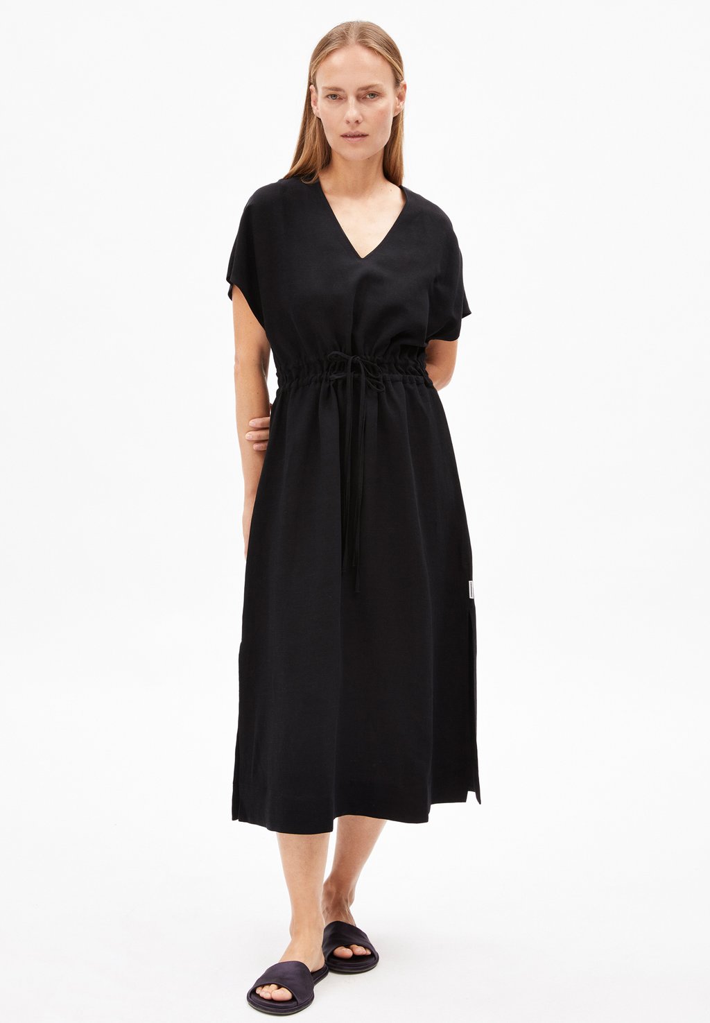 Повседневное платье MAAHOLINA ARMEDANGELS, черный
Повседневное платье MAAHOLINA ARMEDANGELS, черный