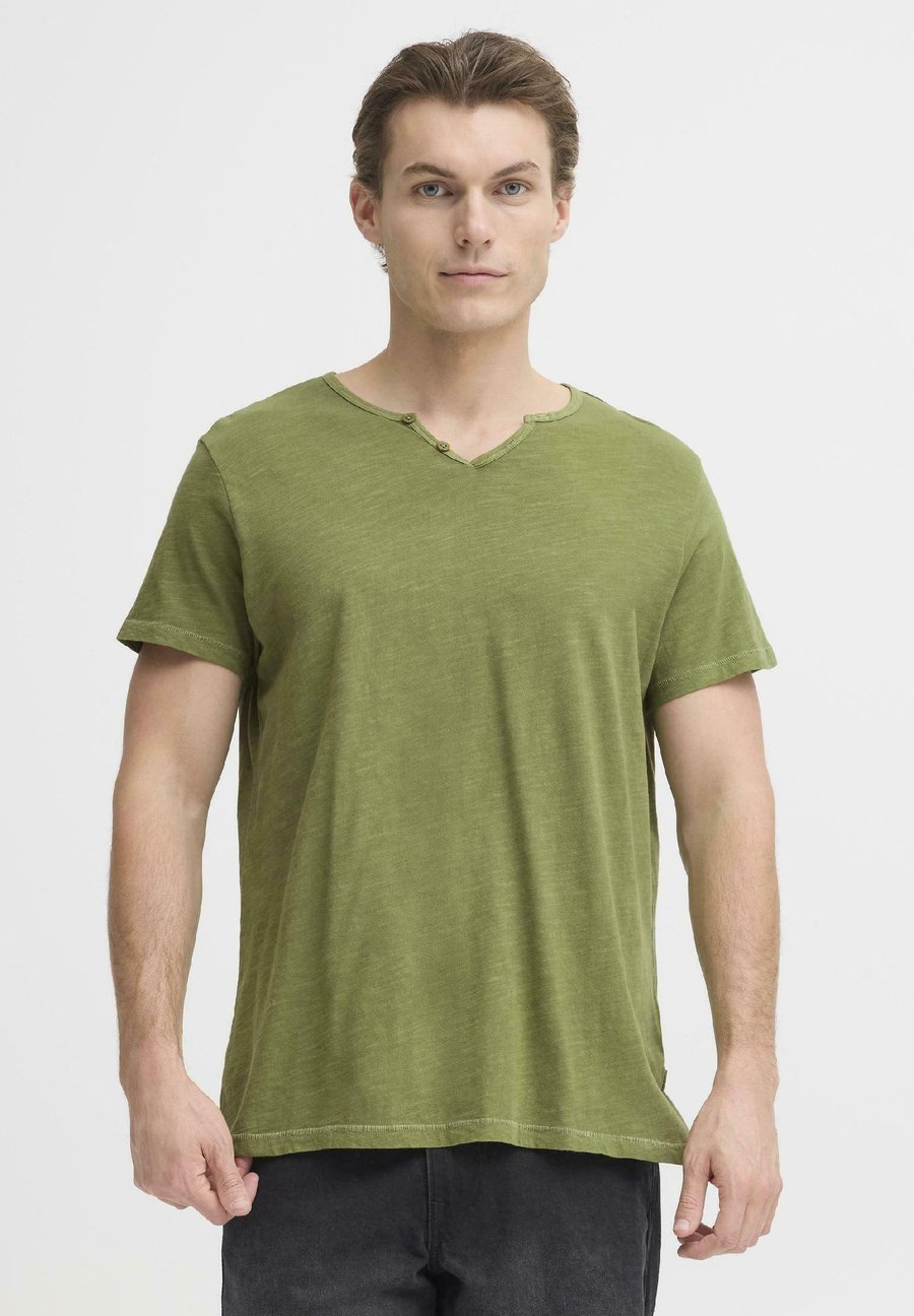 Футболка Blend HASHTON SPLIT NECK TEE, Oil Green/Evergreen, Серый, Футболка Blend HASHTON SPLIT NECK TEE, Oil Green/Evergreen
Футболка Blend HASHTON SPLIT NECK TEE, Oil Green/Evergreen, Серый, Футболка Blend HASHTON SPLIT NECK TEE, Oil Green/Evergreen