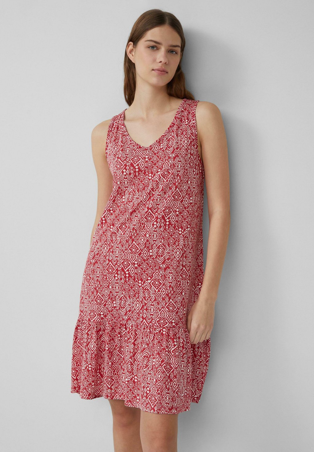 Платье из джерси KORTE MET STRIKDETAIL AAN DE ACHTERKANT s.Oliver, красный
Платье из джерси KORTE MET STRIKDETAIL AAN DE ACHTERKANT s.Oliver, красный