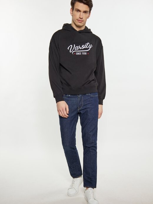 Фуфайка Mo, черный 
Фуфайка Mo, черный