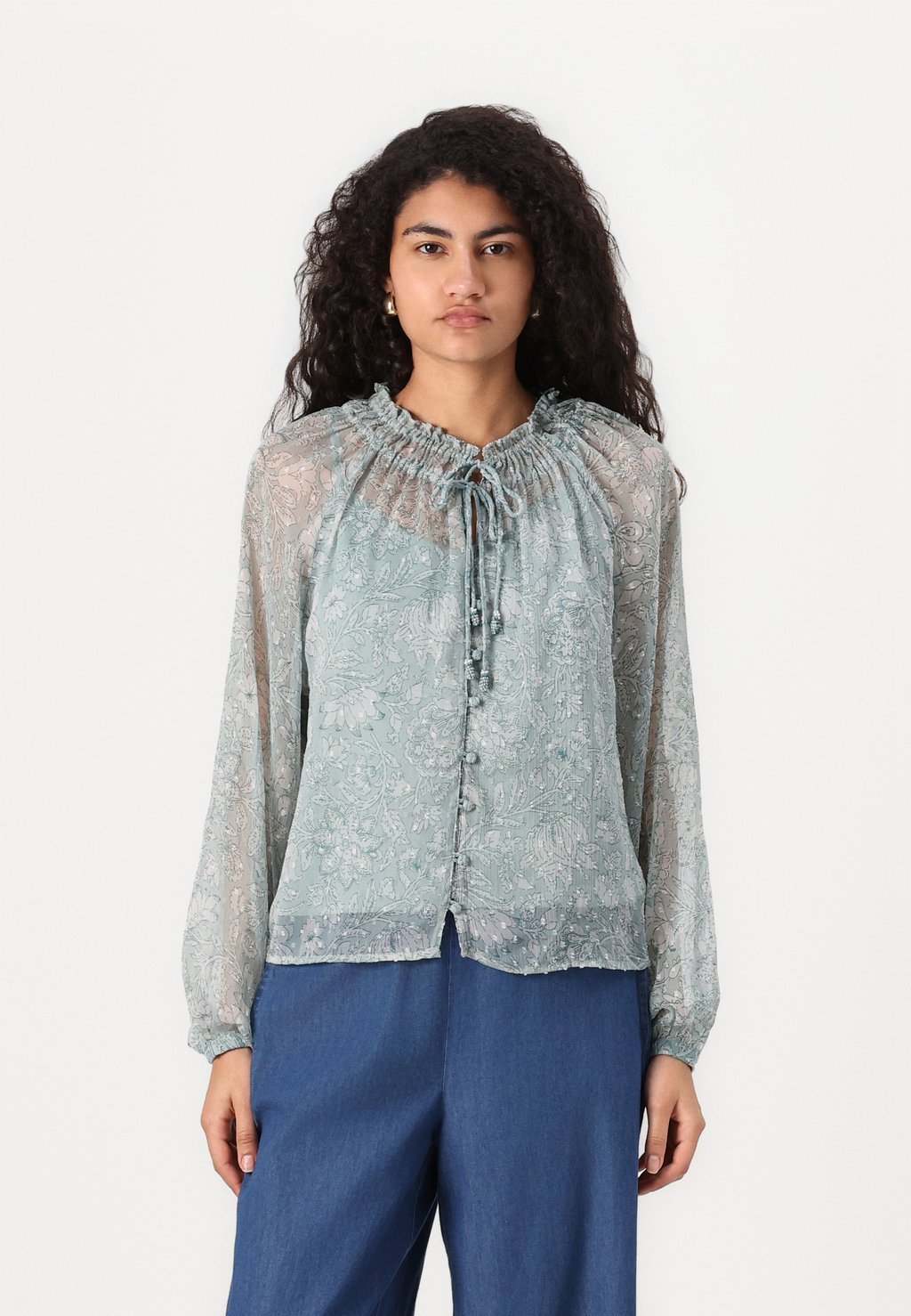 Блуза ONLELIZA LIFE V NECK STRING ONLY, светло-зеленый 
Блуза ONLELIZA LIFE V NECK STRING ONLY, светло-зеленый