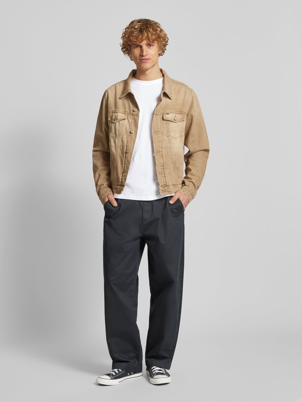Джинсовая куртка прямого кроя из чистого хлопка, модель «RYAN» Tommy Jeans, песочный
Джинсовая куртка прямого кроя из чистого хлопка, модель «RYAN» Tommy Jeans, песочный