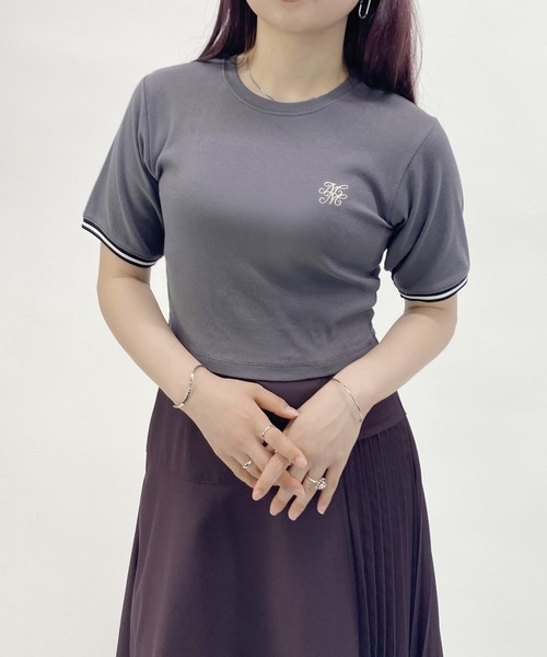 Укороченная ребристая футболка с вышивкой 179/WG, угольно-серый
Укороченная ребристая футболка с вышивкой 179/WG, угольно-серый