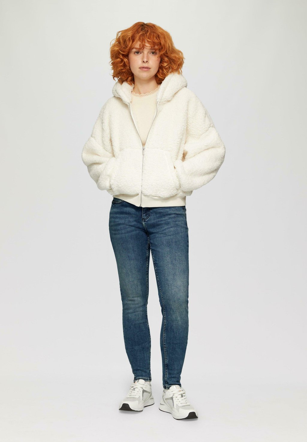 Джинсы облегающего кроя SADIE QS, темно-синий
Джинсы облегающего кроя SADIE QS, темно-синий