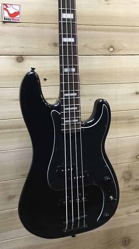 Новая бас-гитара Fender Artist Series Duff McKagan Deluxe Precision Black с сумкой для переноски Precision Bass
Новая бас-гитара Fender Artist Series Duff McKagan Deluxe Precision Black с сумкой для переноски Precision Bass