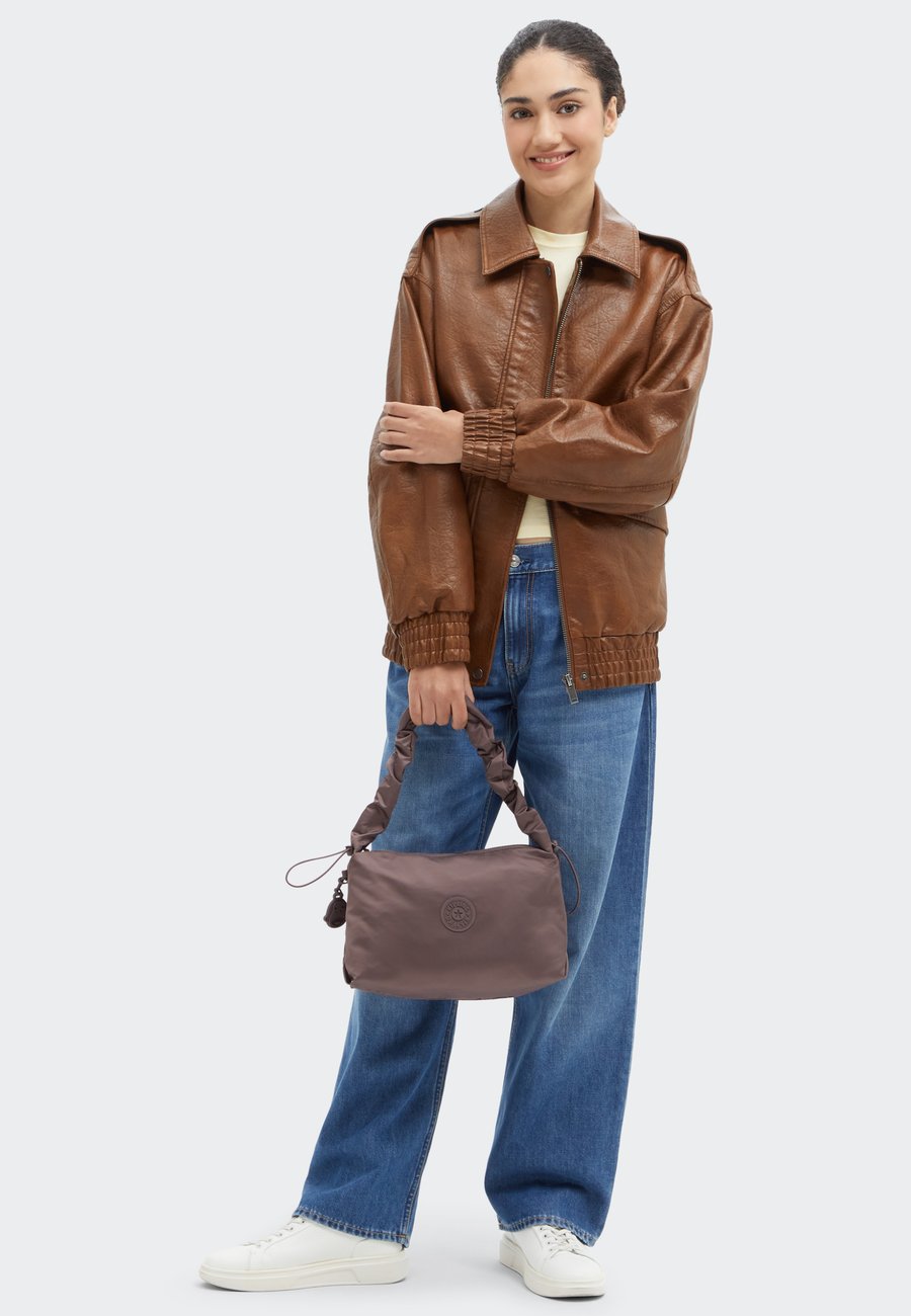 Сумка Kipling ELENI M, Simply Mocha Grgz/Brown
Сумка Kipling ELENI M, Simply Mocha Grgz/Brown