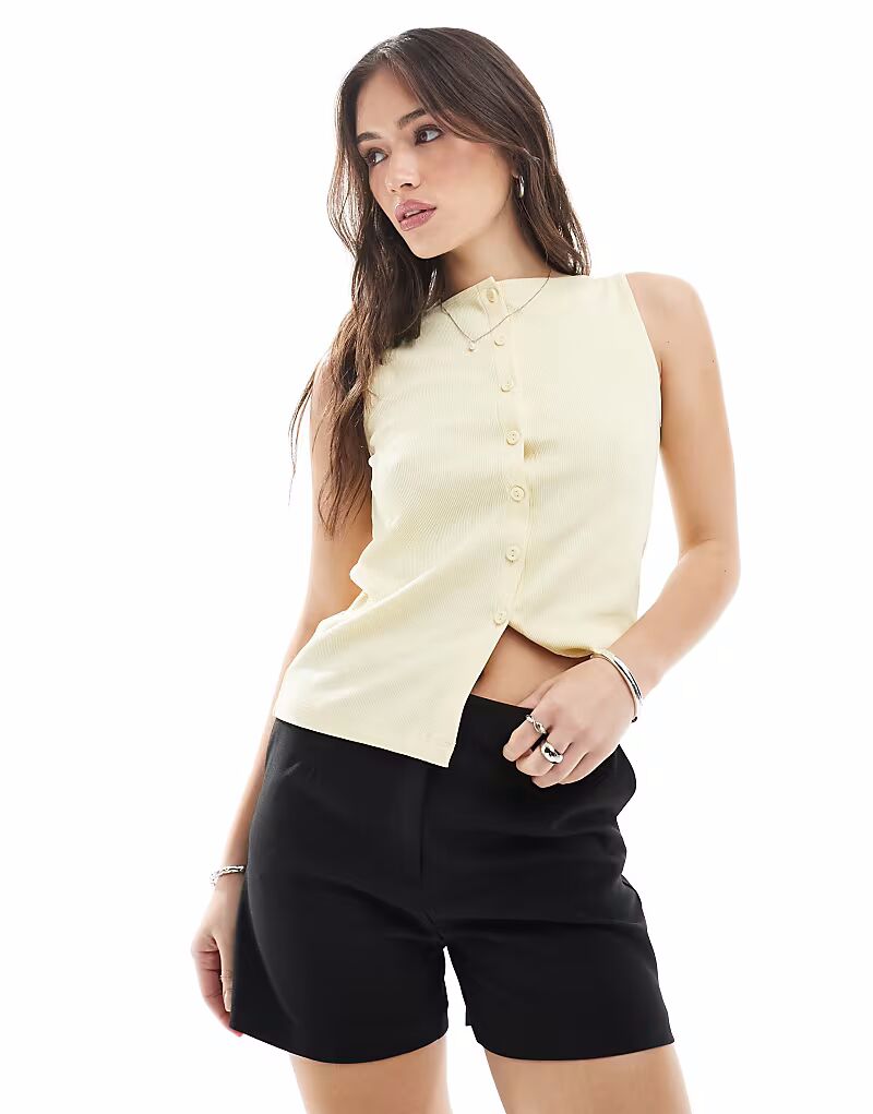 Строгие шорты Pimkie черного цвета
Строгие шорты Pimkie черного цвета