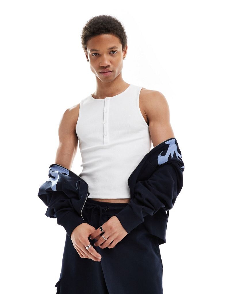 Белый жилет с пуговицами в рубчик COLLUSION
Белый жилет с пуговицами в рубчик COLLUSION