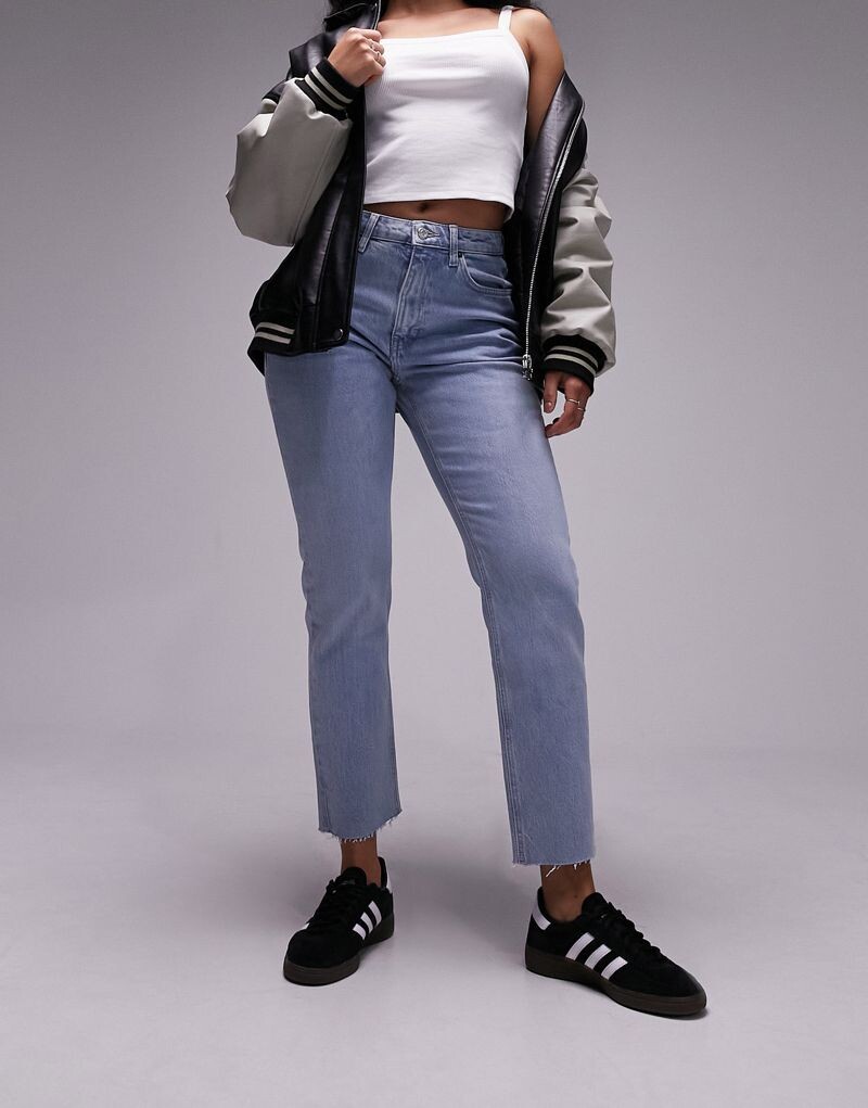 Topshop – Hourglass – Отбеленные укороченные прямые джинсы со средней талией и необработанными краями Topshop
Topshop – Hourglass – Отбеленные укороченные прямые джинсы со средней талией и необработанными краями Topshop